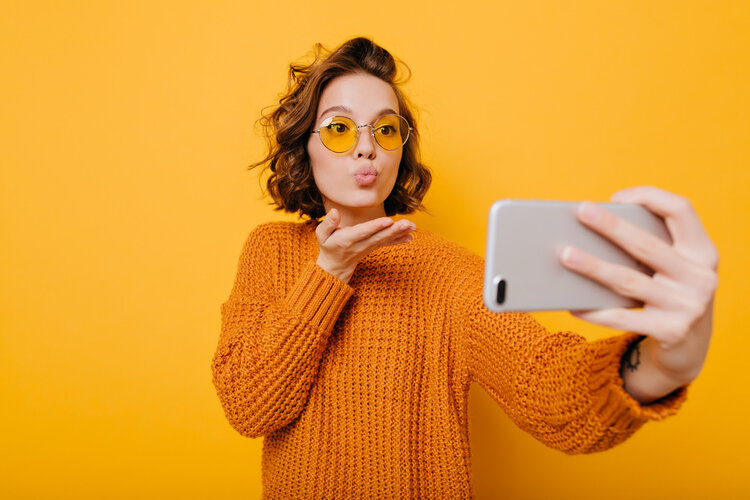 The Art of Popularity: How to Become a Social Media Influencer Quickly