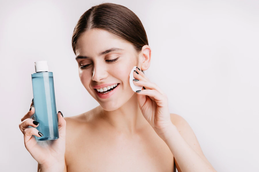 Everything You Need To Know About Wisely Picking A Facial Cleanser