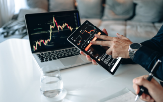 What is a binary options trading robot?