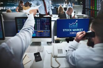 Investor Insider Trading: Legal and Ethical Considerations for Traders and Investors