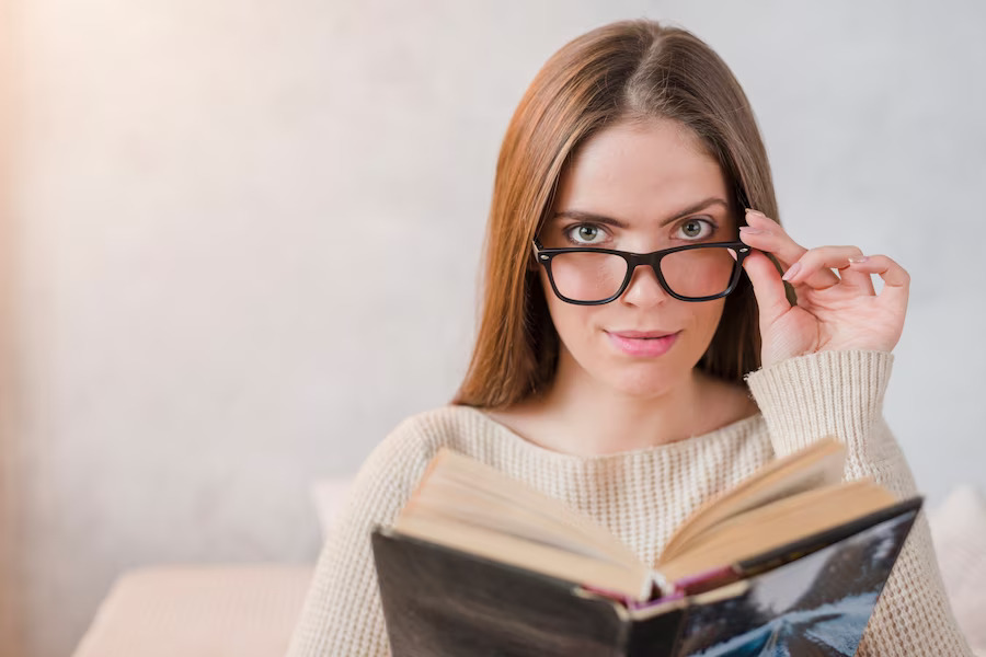 Undeniable Advantages of Wearing Reading Glasses in 2023