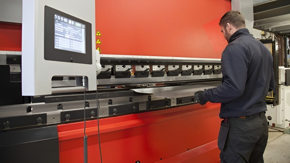 What are the Key Innovations in CNC Press Brake Machine Technology?