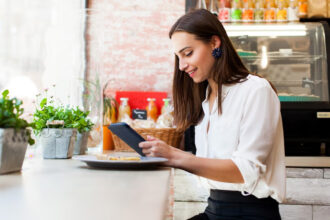 Boosting Restaurant Efficiency: A Deep Dive into Restaurant Management Software