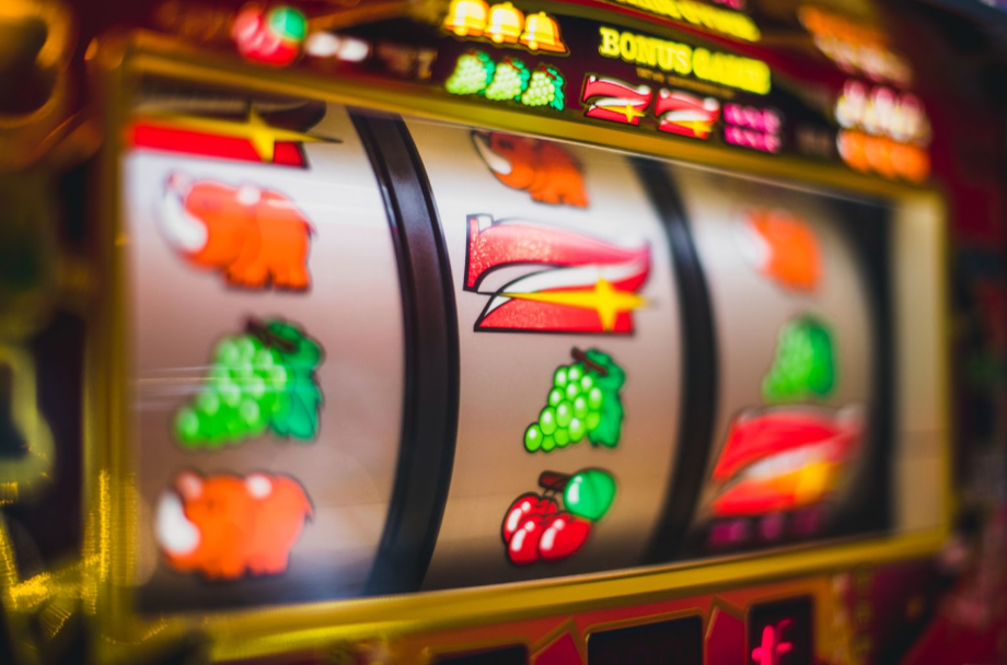 Spinning Success: A Deep Dive into the Thrilling World of Online Slots in Singapore