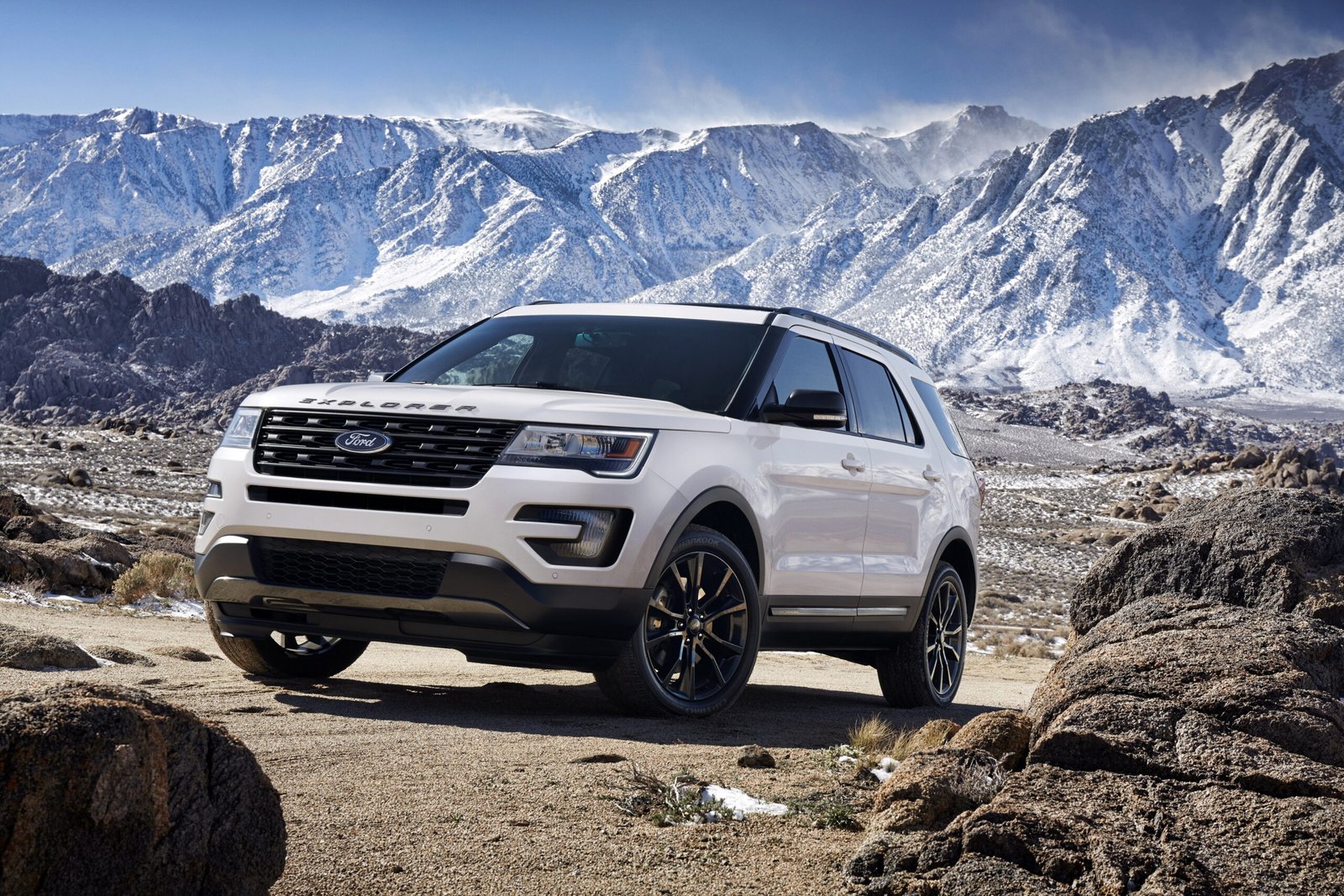 Innovation at Your Fingertips- Exploring the Technology of the 2016 Ford Explorer
