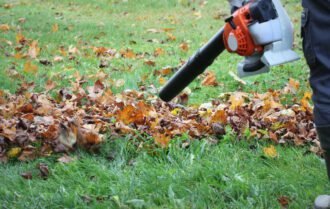How to Handle a Yard Full of Leaves Without Losing Your Weekend