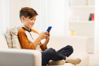 When Should Kids Receive Their First Phone?
