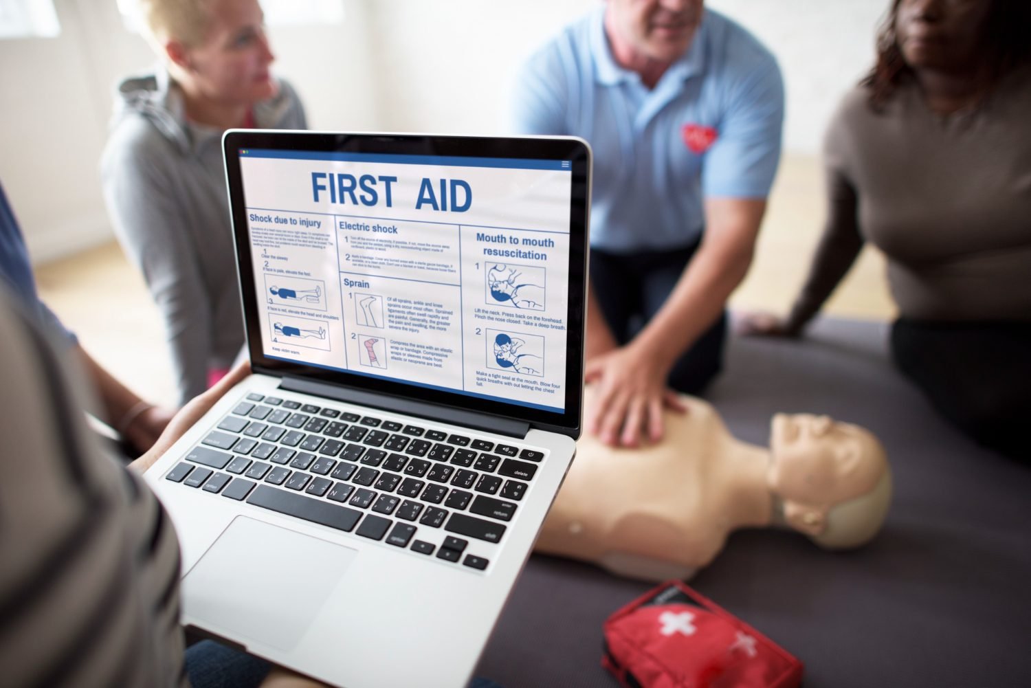 Top Benefits Of Taking A First Aid Course In Melbourne